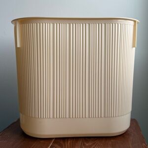 Vintage Rubbermaid Tan Almond Ribbed Oval Garbage Trash Can Bin 2954 51C MCM